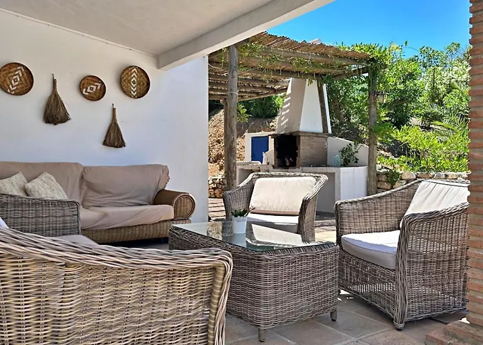 Casa Rural Liviana, Piscina Barbacoa Y Preciosas Vistas Malaga By Andaraholidays