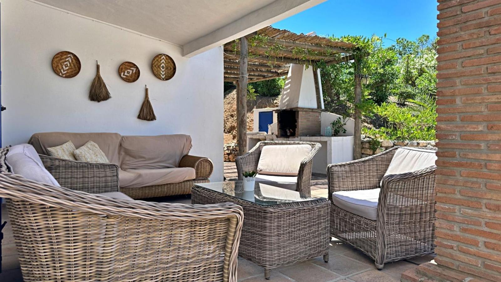 Liviana, Piscina Barbacoa Y Preciosas Vistas Malaga By Andaraholidays * Competa